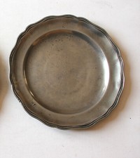 Assiette en étain massif. Peut-être XVIIIe
