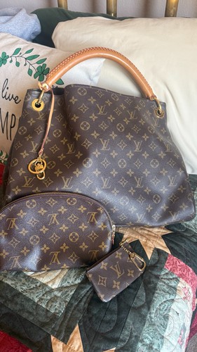 Authentic louis vuitton artsy - louis,