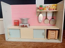 ANCIENNE CUISINE DE POUPÉE EN BOIS