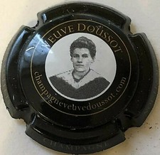 Capsule de Champagne VEUVE DOUSSOT petit portrait (7. noir)