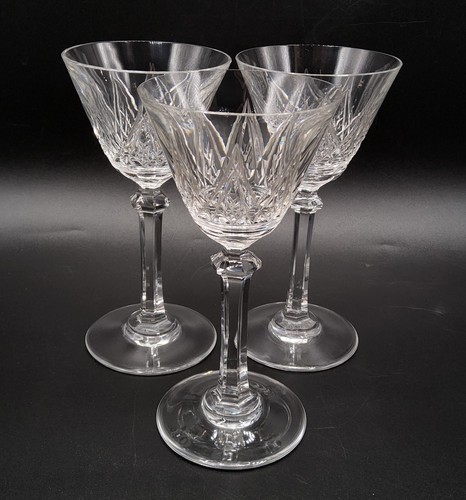 Série trois verres vin - trois, à