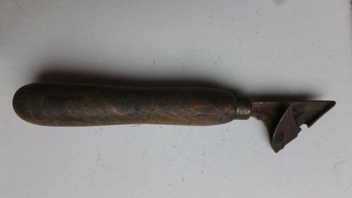 Ancien ouvre boite - (2),