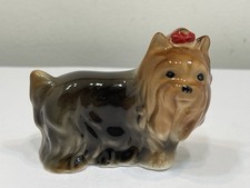 Figurine en porcelaine chien