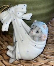 Figurine chat kitty cucumber