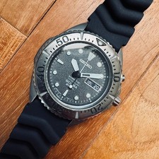 Montre Seiko Diver Kinetic Titanium SEIKO 5M63-0B40 du Japon