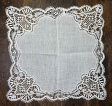 DENTELLE ANCIENNE -  MOUCHOIR bordure dentelle aux fuseaux - vers 1900