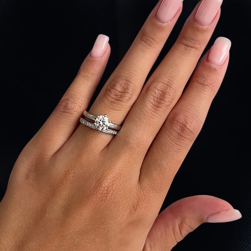 Bague sertie diamants cvd - diamants,