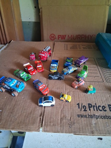 Lot pixar cars - pixar,