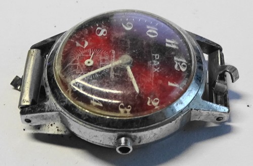 Petite montre mecanique - montre, pax
