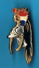 1 PIN'S  GARDE RÉPUBLICAINE CASQUE PLUMET TRICOLORE CRINIÈRE NOIRE (BOUSSEMART)