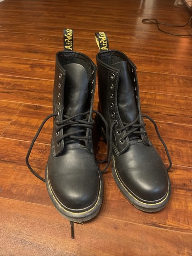 Martens 1460 hole boots - 8,