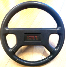 Très Beau Volant Cuir Noir de