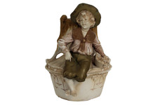 CE04 : Royal Dux Bohème Art Nouveau 1712 + 48  Vase garçon au panier vers 1900