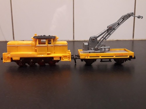 Locomotive jaune wagon - jaune, grue