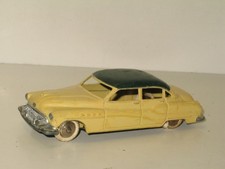 DINKY, buick roadmaster en jaune toit vert retouché