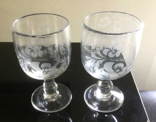 Anciens verres pied verre - verres, à
