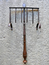 ancien grille pain XIXe fer forgé bois art populaire outil cheminée old toaster