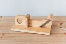 Coupe Saucisson en Bois et Lame Changeable en Inox Trancheuse