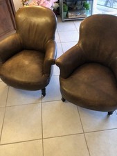 Paire de fauteuils crapauds
