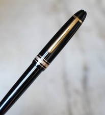 GRAND STYLO BILLE MONTBLANC MEISTERSTÜCK RESINE NOIRE- FINITION PL. OR 18 CARATS