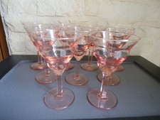 8 verres à pied anciens rose
