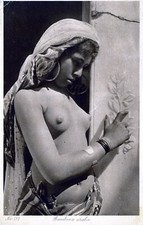 CPA Les Orientales. Bambina