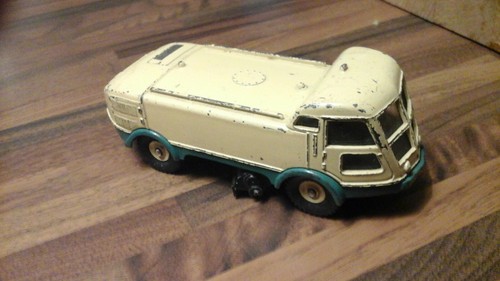 Dinky toys 598 balayeuse - dinky,
