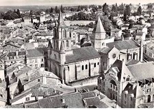 87 . n°sac11103 . St-junien . l'église et la salle des fêtes n°14 . en avi