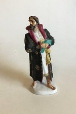 Lomonosov Porcelaine Figurine