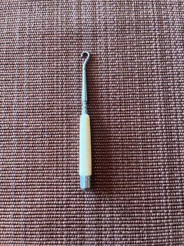 Ancien petit crochet