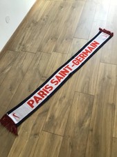 Echarpe PSG neuve sans étiquette (retirée)