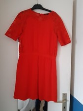Jolie Robe rouge avec Dentelle. T.38