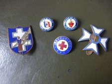 Lot de 5 insignes émaillées Militaria  Verdun Espoir et Salut de la FRANCE