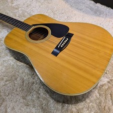 Guitare acoustique Yamaha
