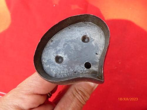 Emporte piece outil ancien - piece,