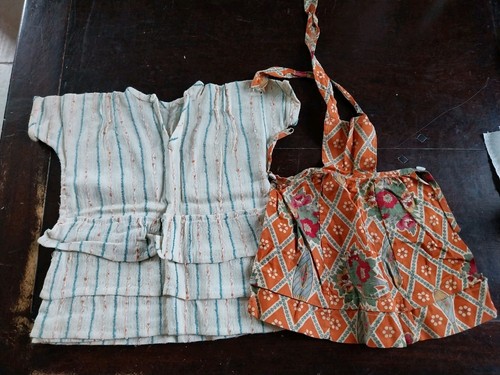 Poupee ancienne une robe un - une, et