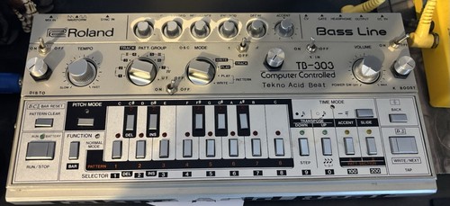 Roland 303 modifiée - roland, tb-303