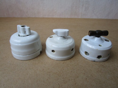 Lot trois interrupteurs - de,