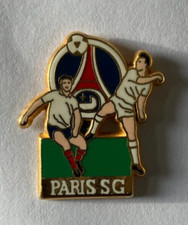 100 -  Pin's FOOTBALL - PSG PARIS SAINT GERMAIN - ARTHUS BERTRAND