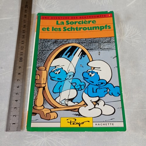 Livre les schtroumpfs - livre, bd