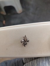 pin's insigne Fleur De Lys Politique Royalisme