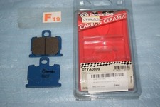 2 plaquettes de frein BREMBO