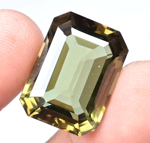 Moldavite taillé naturel vert - taillé,