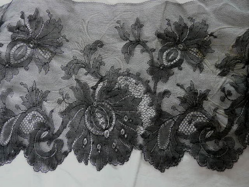 Dentelle chantilly ancienne - chantilly,