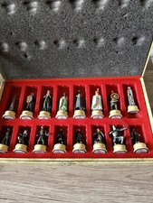 JEU D'ECHEC LE SEIGNEUR DES ANNEAUX 16 FIGURINE 