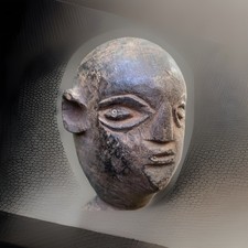 STATUETTE MERE A L’ENFANT