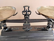 Balance ancienne  Roberval en