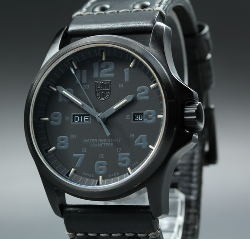Presque comme neuve montre - presque,
