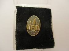 PIN S DISNEY CAST MEMBER  10