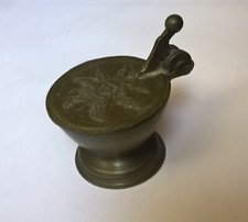 Ancien objet cendrier salière étain fleur ou soleil couvercle